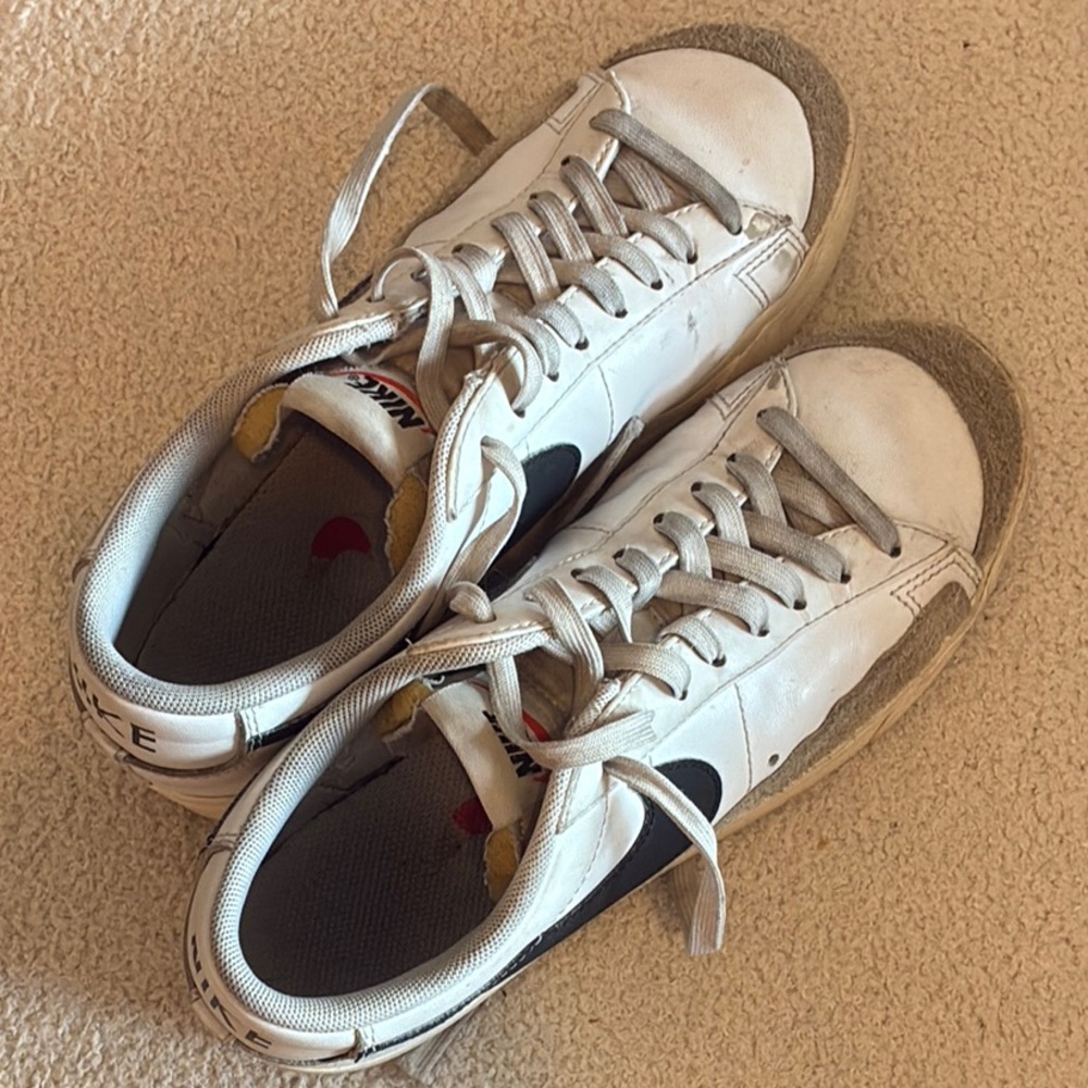 Nike Women’s Size 8 Blazer Low Platform Sneakers